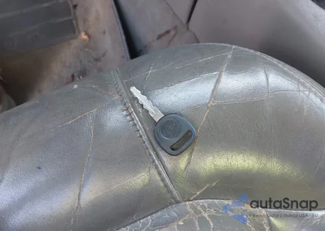 2000 Chevrolet Silverado 1500 Lt from USA, damaged, VIN 2GCEC19T5Y1284628